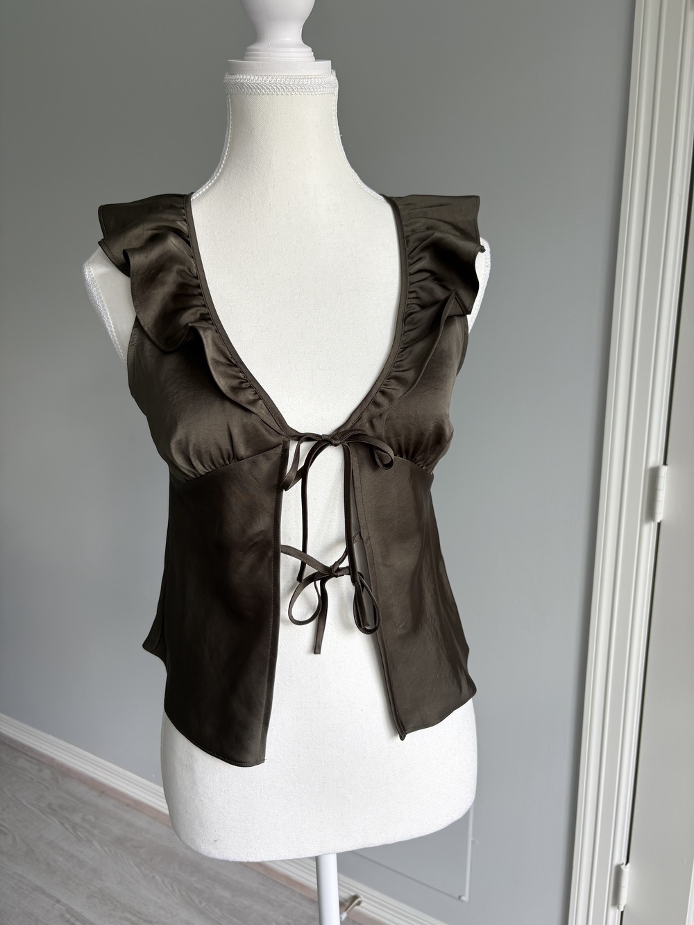 NWT Aritzia Tonka Ruffle Blouse 2XS